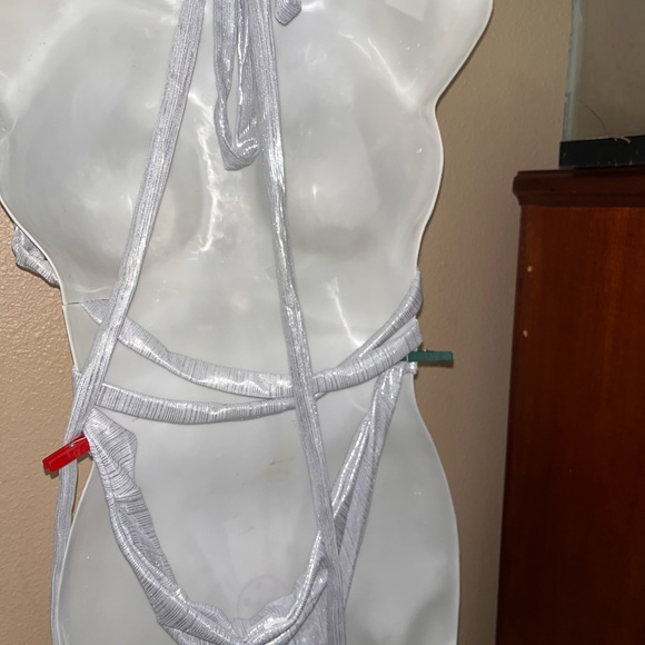 Sexy swimsuit - Picture 3 of 5